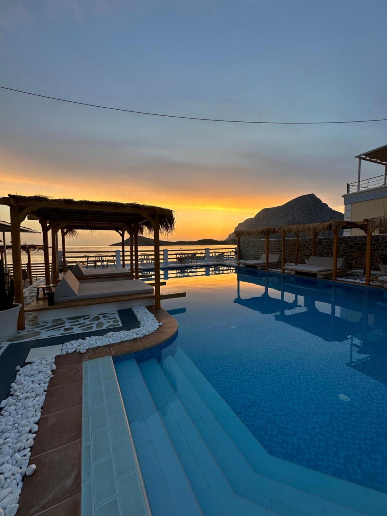 Spongia Hotel Suites & Spa Myrties Bagian luar foto